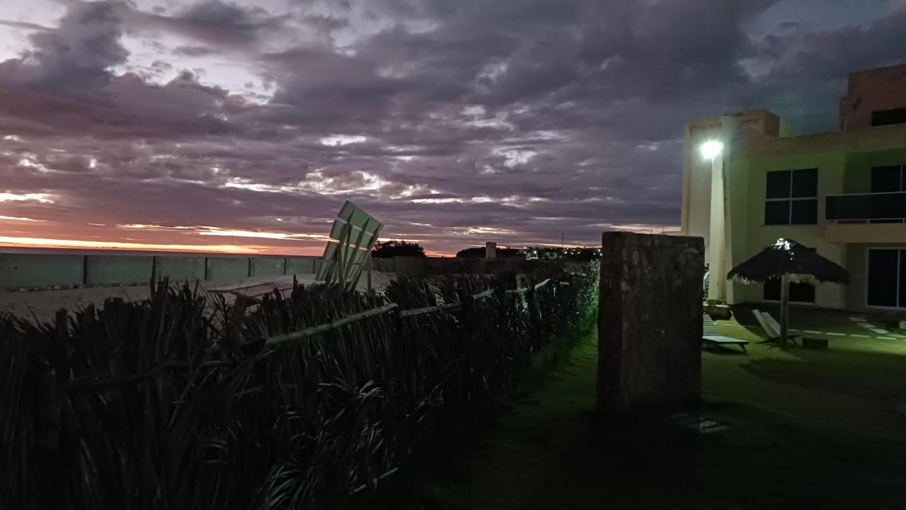 Vilas Na Praia Residence O Paraiso E Aqui Аракати Екстериор снимка